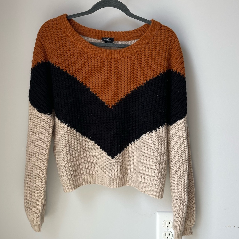 Woman’s Rue 21 Y2K Mod Sweater Medium